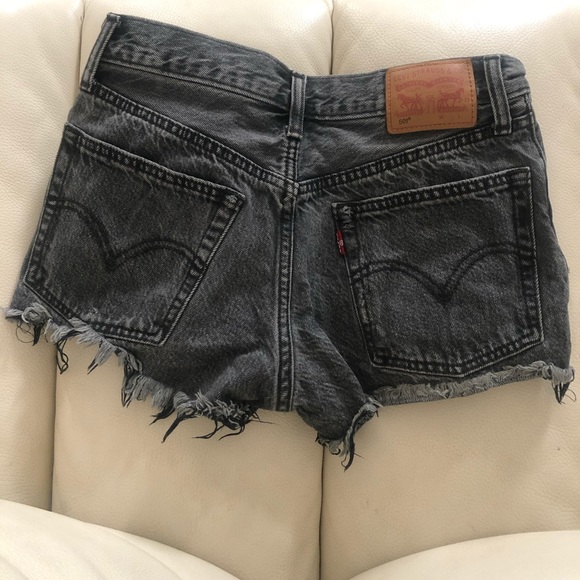 Black Levi jean shorts - Picture 2 of 3